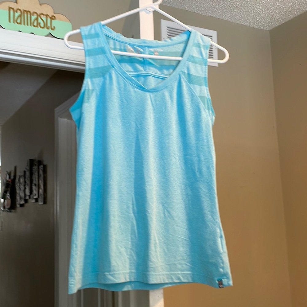 Mountain hardware tank top